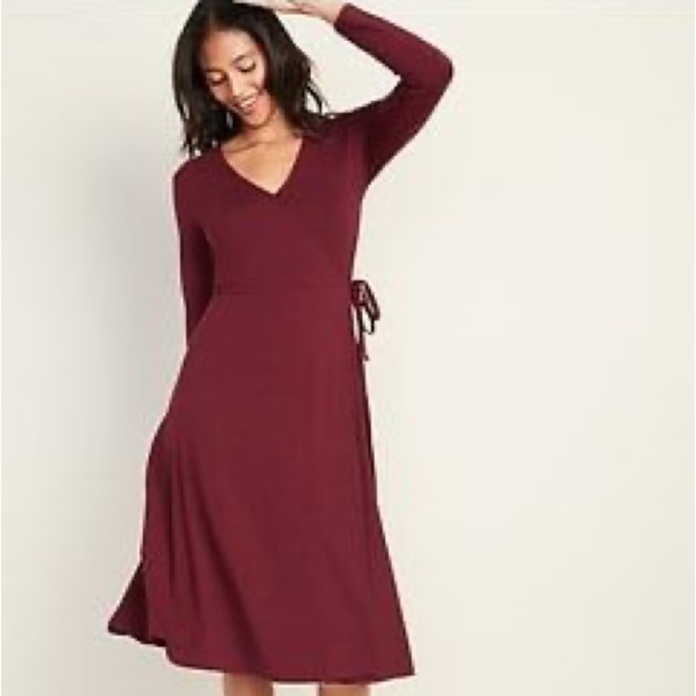 Old Navy maroon long sleeve wrap dress